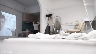 真实换妻4P 非常牛逼的女夫妻 69深喉口交 多次骚B直喷水 这也太剌激了