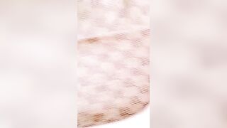 疫情在家没事做就是做爱，无套大战白虎穴难道是要造小人 纹身网红脸真爽