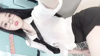 推特网红福利姬“芋喵喵”大尺度露脸紫薇！