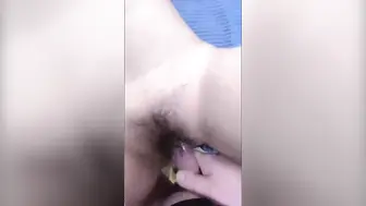 母子乱伦 偷袭老妈 称着中午休息跑去老妈房间乱来 欲望之火在体内熊熊燃烧