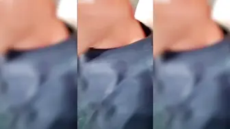 乱伦系列，撩起阿姨豹纹短裙，扒开丝袜解开内裤，厨房后入大肥臀