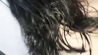 真实原创，度假村麻将房通奸丈母娘，在这里肆意地享受着彼此的身体，欲望和关系的复杂性以一种大胆而激烈的方式展现出来。
