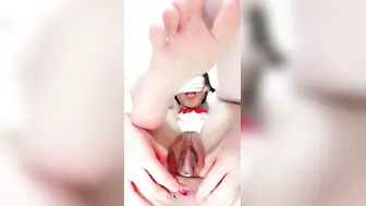 反差小母狗学妹萝莉啾啾撒尿~翻白眼~道具紫薇~现在的小妹妹是真牛逼 玩的开放的开，年纪轻轻如此反差