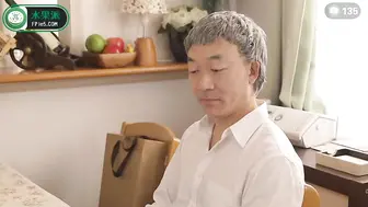 π135 URE_058_实用度Max的URE漫改真人版！欲求不满人妻臣服在公公的大肉棒之下下