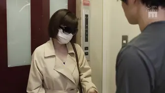 MIMK-256 [无码中文字幕] 经典漫改 想无数次推倒这身体 因为此试着拜托妈妈全裸了 奥田咲