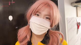 国产原创自拍女大学生勤工俭学送外卖，不小心打翻客人东西被威胁肉偿